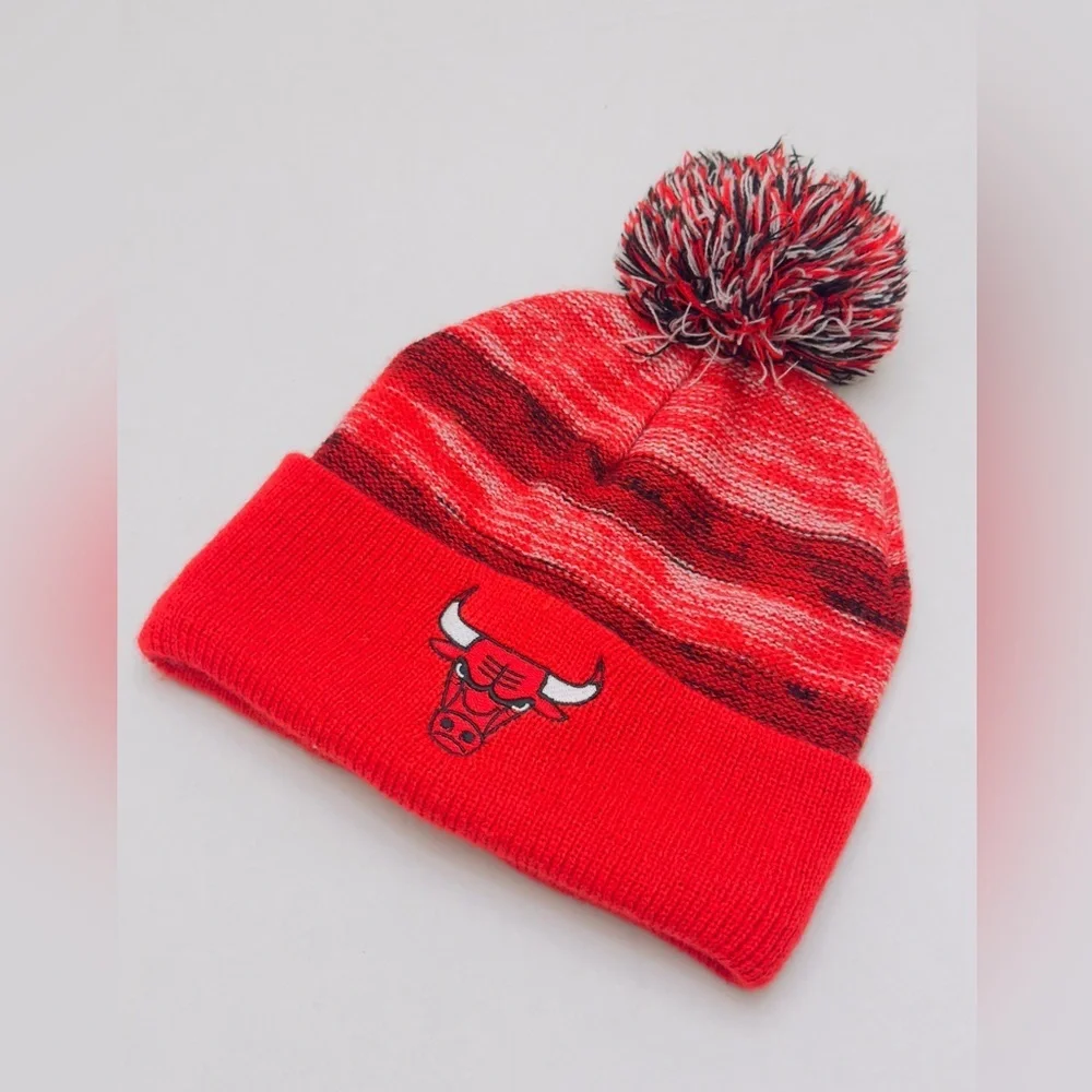 Chicago Bulls NBA Adult Biggest Fan Pom Knit Beanie Hat One Size